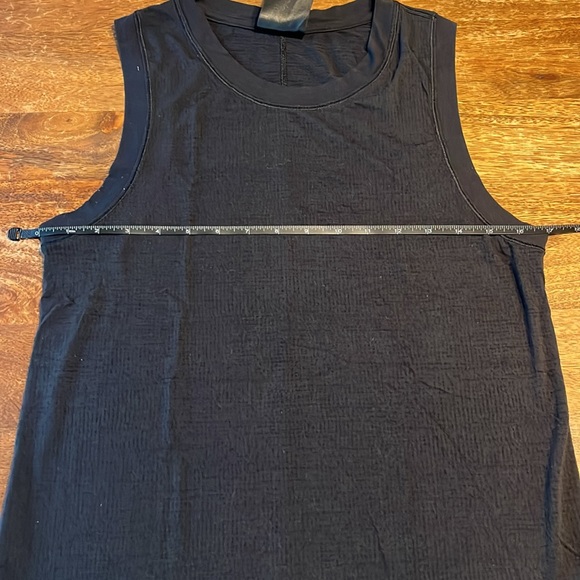Lululemon Muscle Tank Bundle - Picture 8 of 9